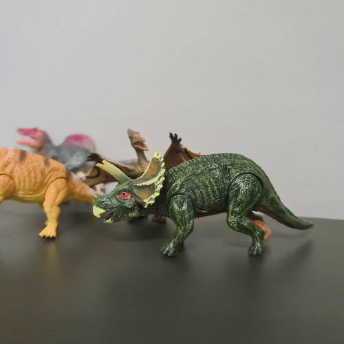 6 darabos valósághű dinoszaurusz figura készlet gyerekeknek – mozgatható részekkel (BB-19745) (8)