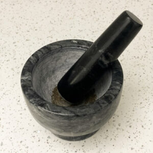 Természetes márvány mozsár törővel – tartós, higiénikus, stílusos (WNDR24576) - Image 5